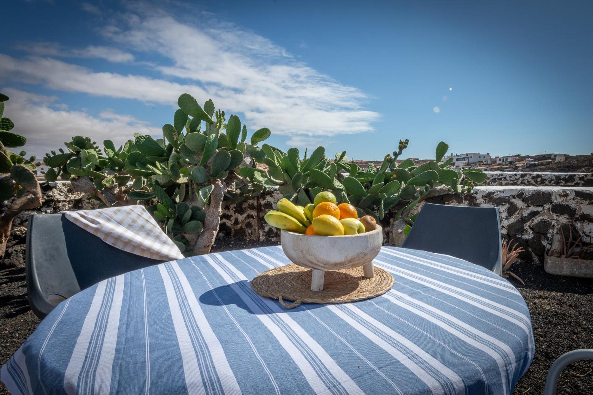 Vista Paraiso, Sea Breeze Facing The Sea Apartment La Oliva